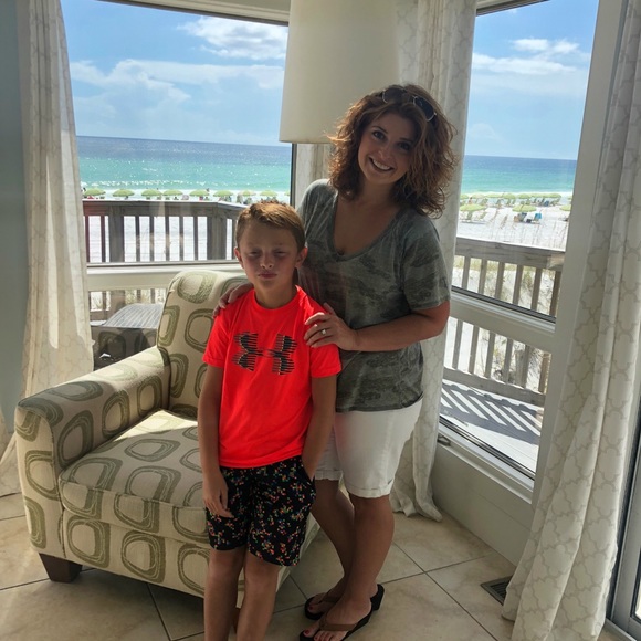 Meet your Posher, Rebecca Posh Ambassador - Picture 4 of 4